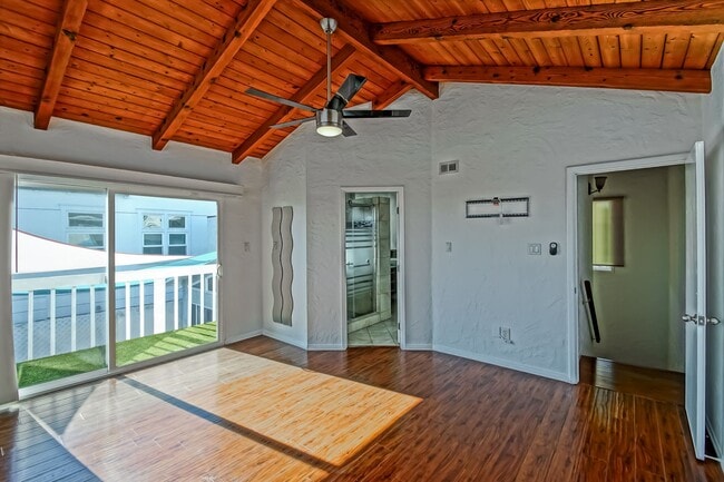 Building Photo - SPACIOUS & AIRY, GOLDEN TRIANGLE 4BR3BA HOME W/ CITY/MOUNTAIN VIEWS, OPEN & AIRY LIVING SPACE & S...