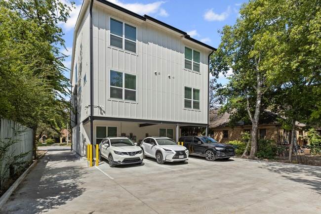 Building Photo - 3315 S University Dr