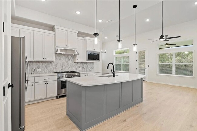 Building Photo - 1612 Kit Cir