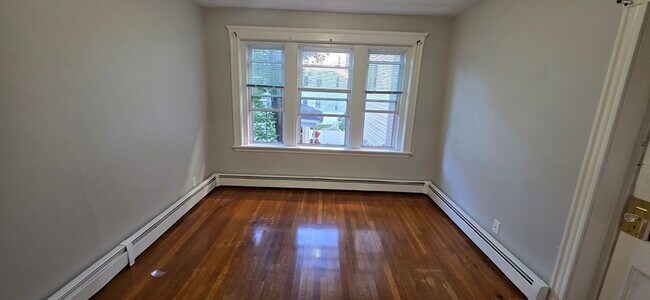 Building Photo - 44 Estes St