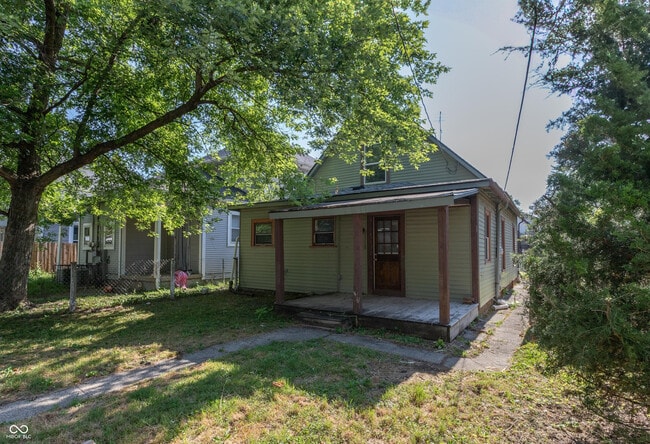 Building Photo - 330 N Holmes Ave