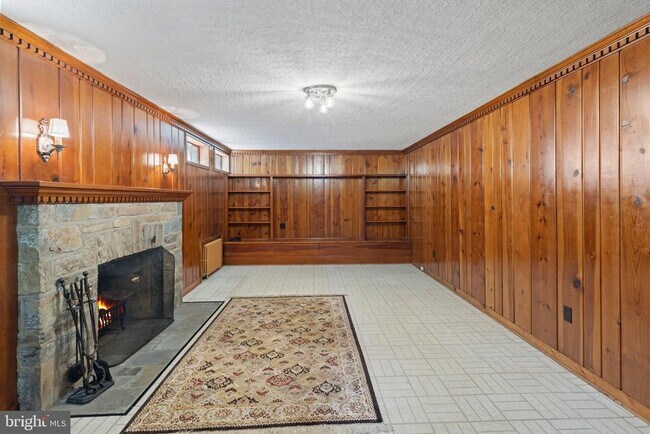 Building Photo - 5109 Fairglen Ln