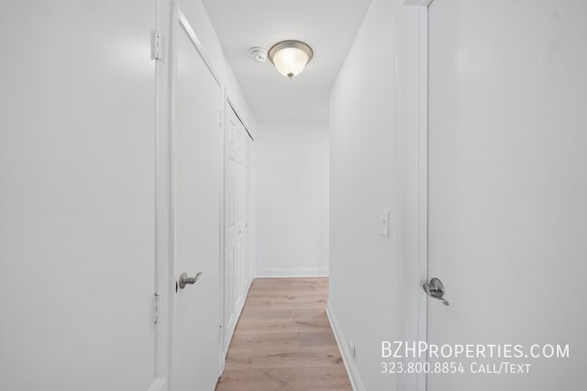 Building Photo - 333 S Elm Dr