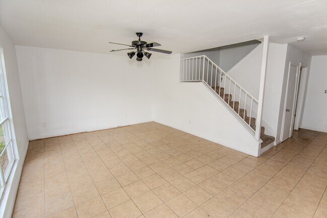 Building Photo - 171 Casa Grande Dr
