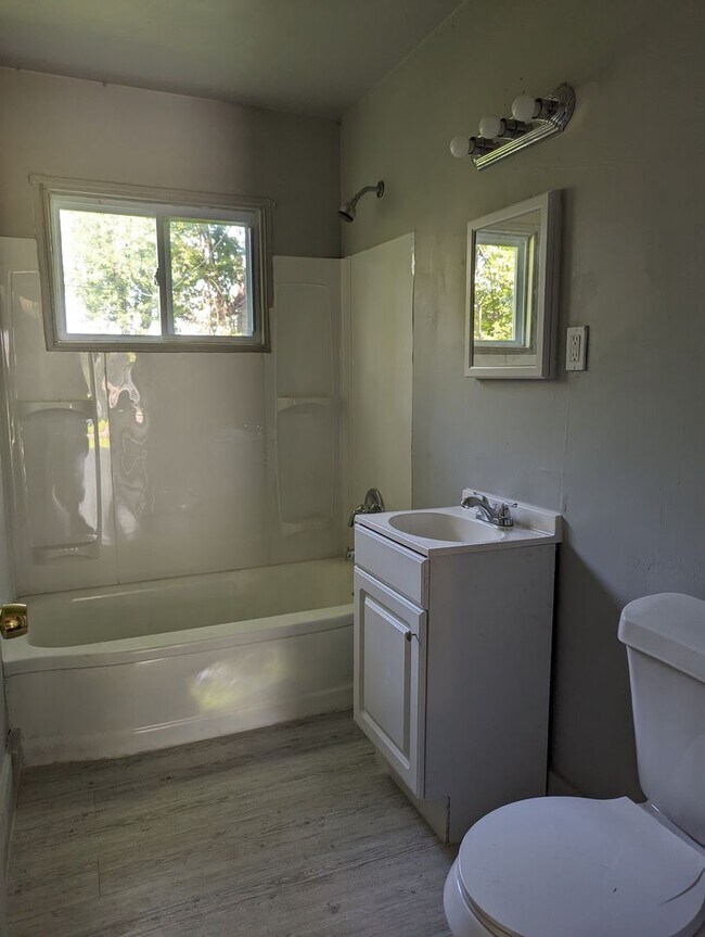 Building Photo - 5217 Neff-2 BED & 1 BATH FOR RENT