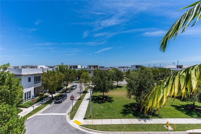 Building Photo - 6410 NW 105th Pl