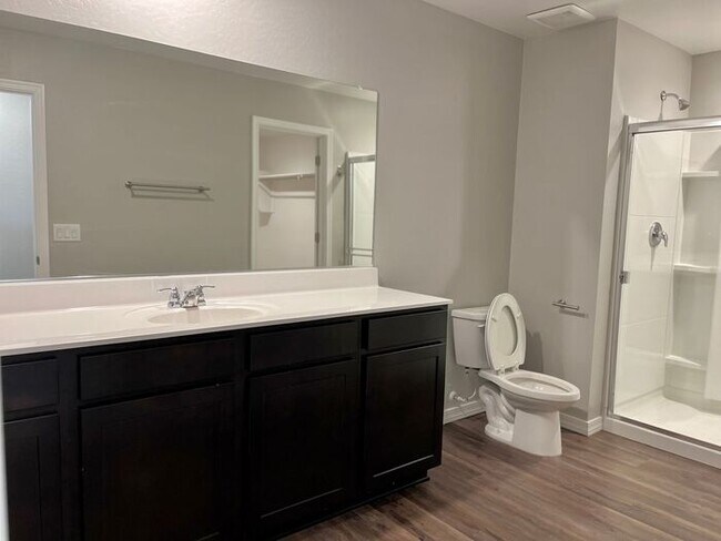Building Photo - Home in Litchfield Park at Canyon Views! 5bd 3ba! Mountain Views!