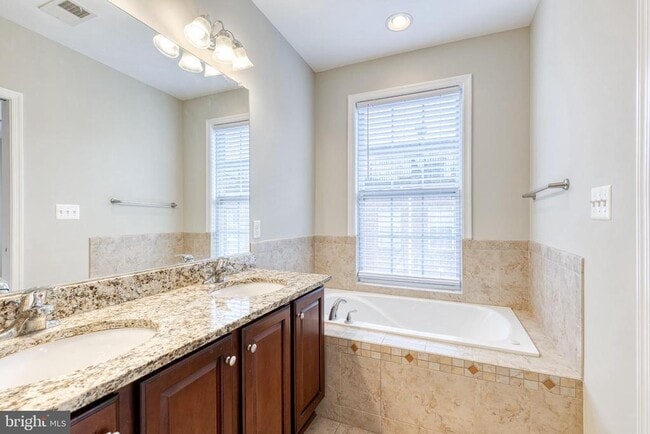 Building Photo - 3307 Fait Ave