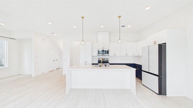 Building Photo - 9609 Valeca Dr