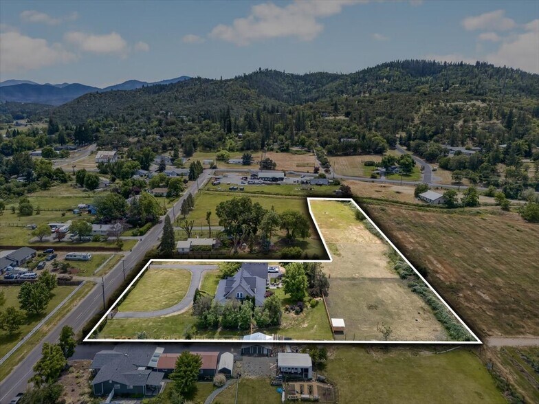 Building Photo - 1760 Minear Rd