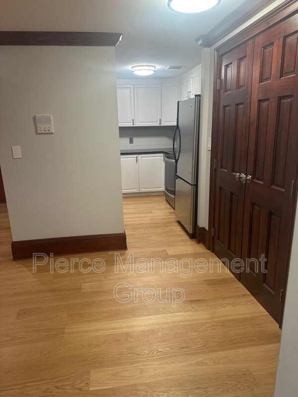 Building Photo - 55 River Rd