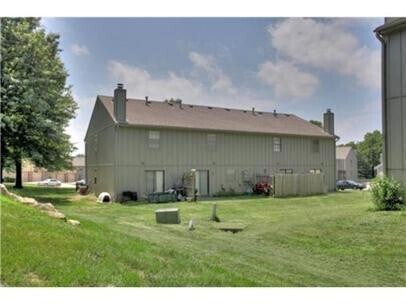 Building Photo - Beautiful Updated Townhome in Lee's Summit-Coming SOON!!
