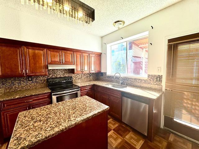 Building Photo - 6805 Canoe Ln