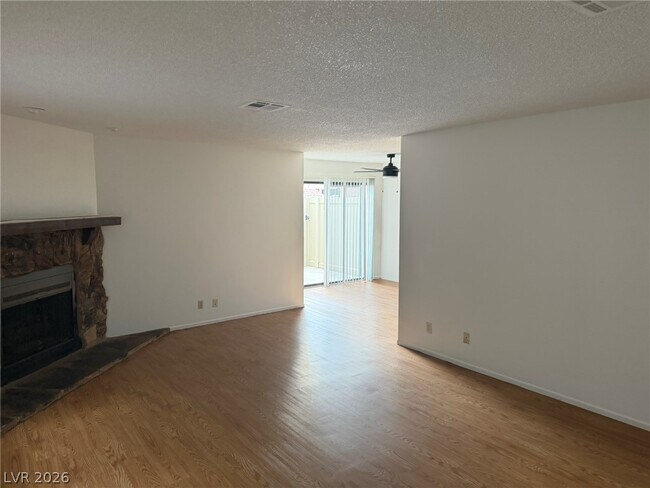 Building Photo - 2119 Pine Breeze Ln