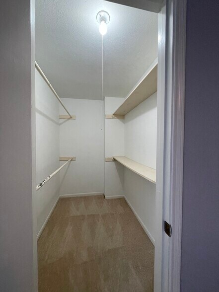 Building Photo - 15714 Mill Point Dr