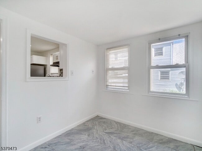 Building Photo - 52 Headley Terrace