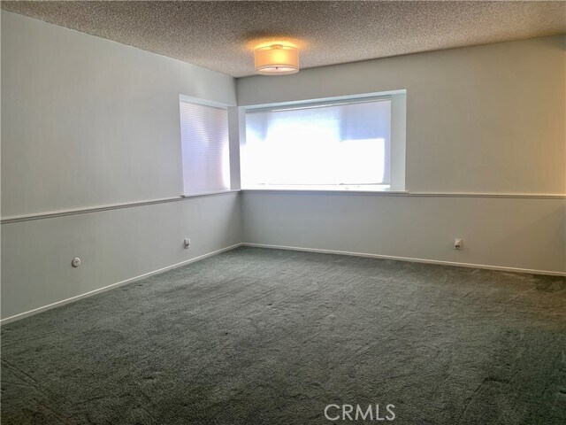 Building Photo - 23211 Meadowbrook Cir