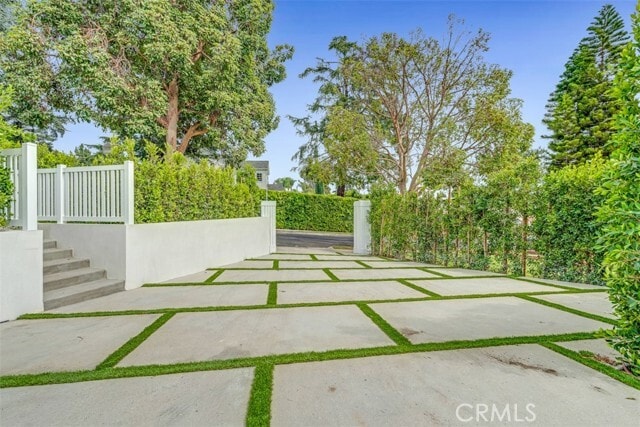 Building Photo - 430 W Kenneth Rd