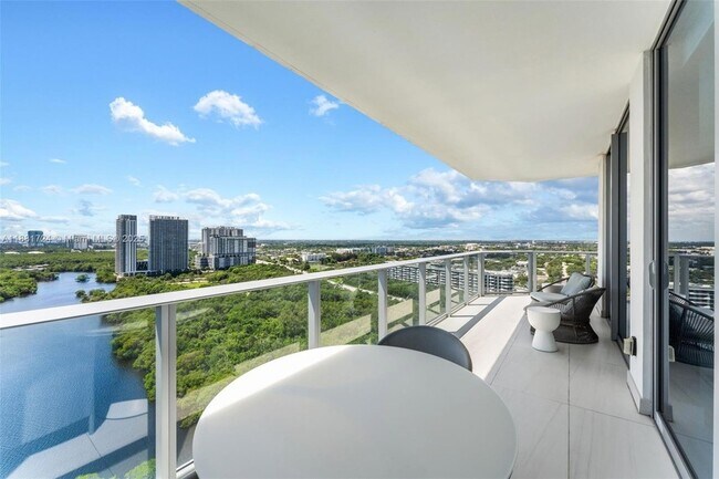 Building Photo - 17111 Biscayne Blvd