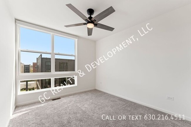 Building Photo - 2239 Parkside Dr