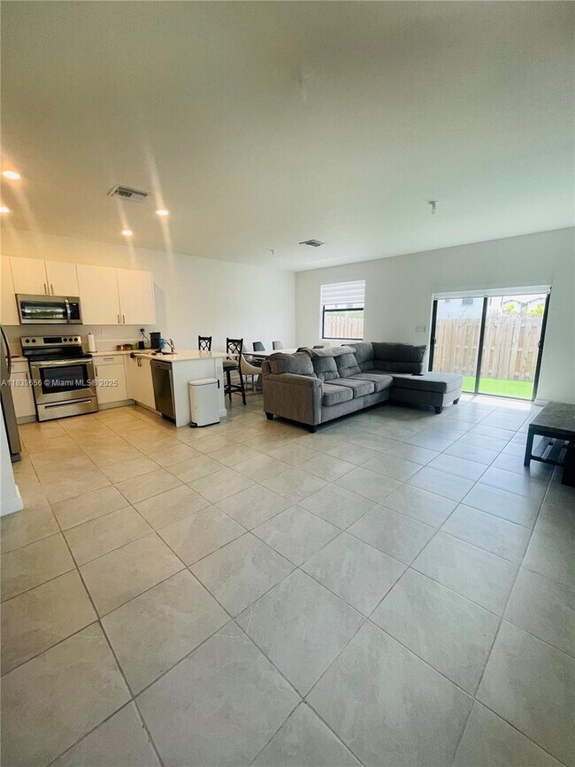 Building Photo - 28650 SW 131st Ct