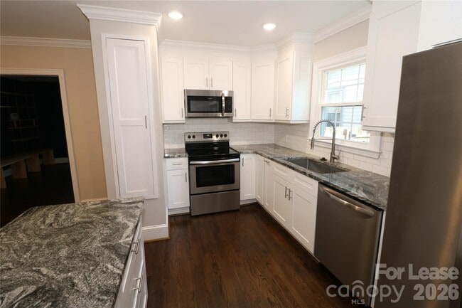 Building Photo - 2227 Celia Ave