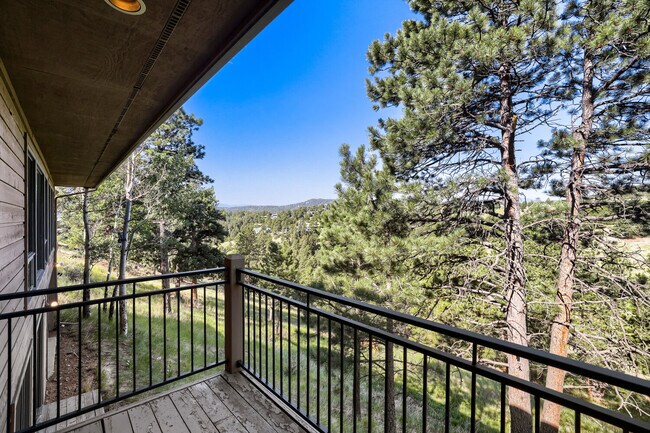 Building Photo - 21648 Mountsfield Dr