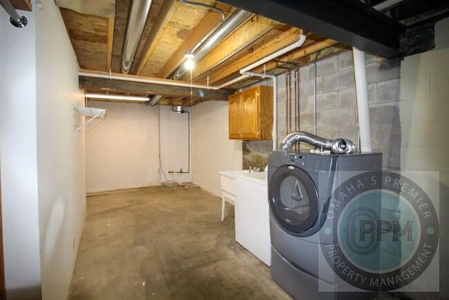 Building Photo - Comfortable 2 Bedroom/ 2 Bathroom/ 2 Car D...