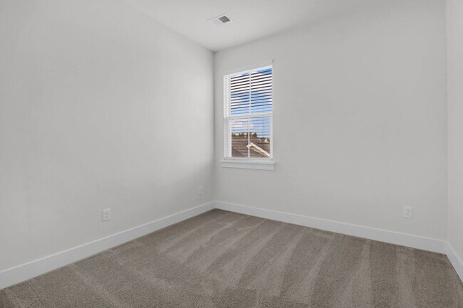 Building Photo - Luxury Townhome in Midtown Nexton