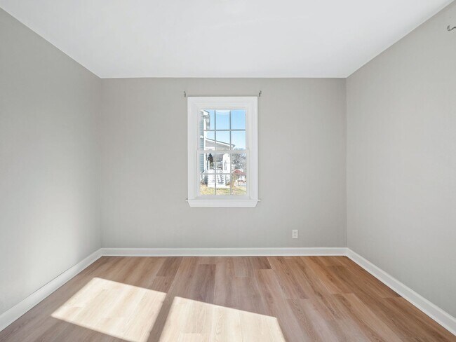 Building Photo - 74 Forest Hill Ave NE
