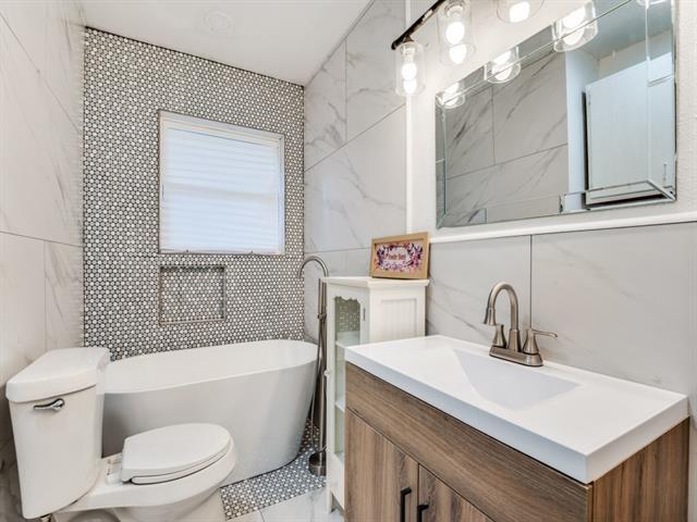 Building Photo - 2117 Beaumont St