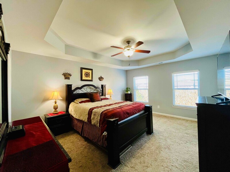 Building Photo - 876 Queen City Cres