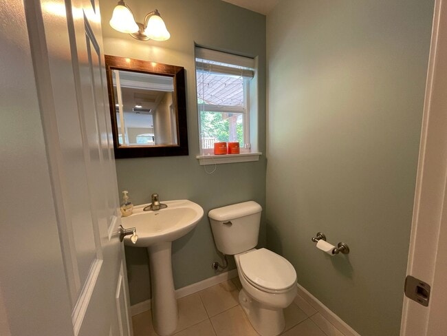 Building Photo - 3511 Cedar Glen Way