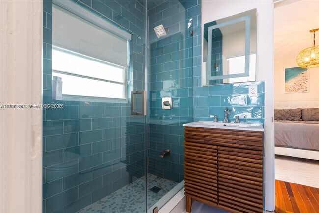 Building Photo - 426 NE 26th St