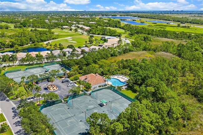 Building Photo - 4574 NW Red Maple Dr