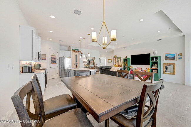 Building Photo - 2889 Avalonia Dr