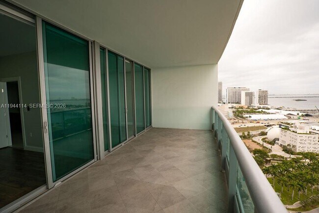 Building Photo - 900 Biscayne Blvd