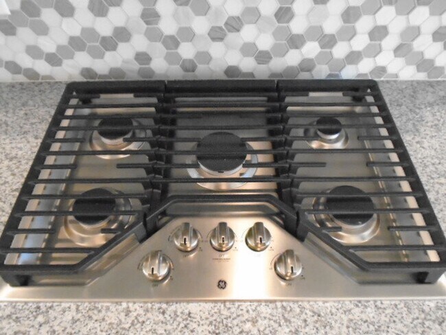 Building Photo - NEWER HOME IN LINCOLN OFF TWELVE BRIDGES!!