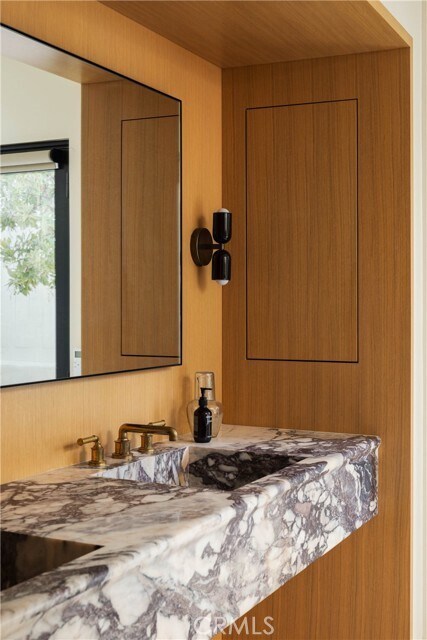 Building Photo - 2703 Via Montecito