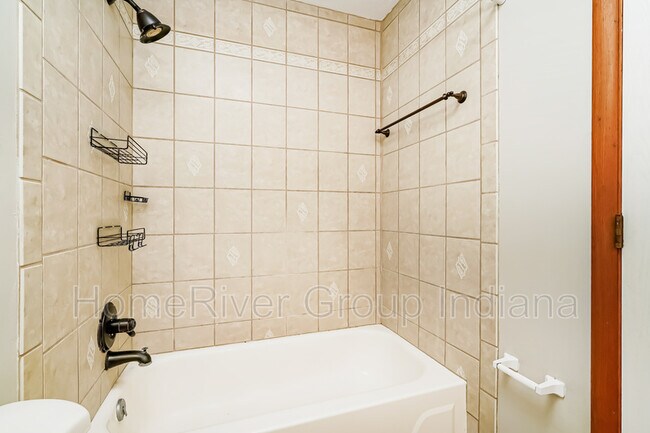 Building Photo - 712 Daffon Dr