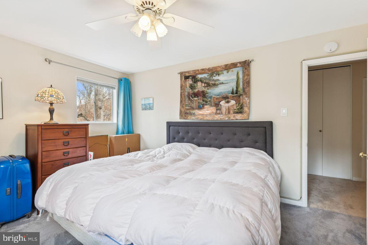 Building Photo - 10600 Kenilworth Ave