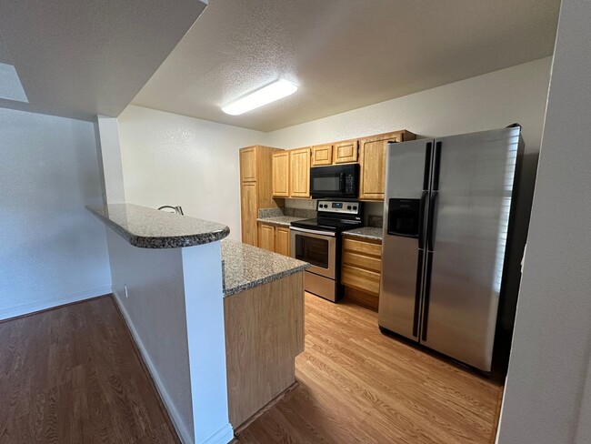 Building Photo - Hacienda 5055 #1197