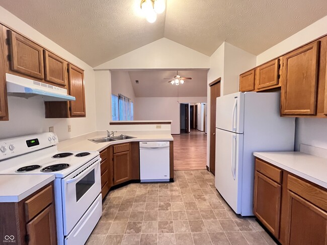 Building Photo - 4923 Peony Pl