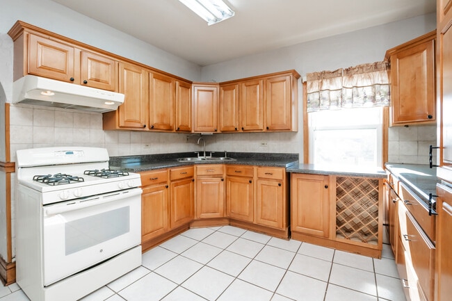 Building Photo - 4222 Prescott Ave