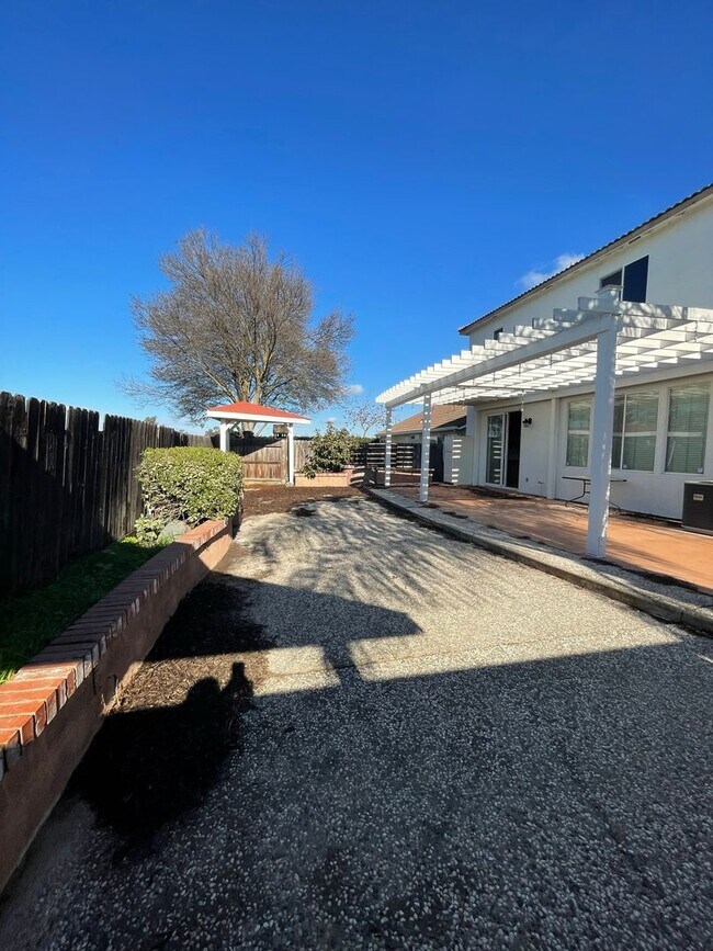 Building Photo - 4143 Canopy Ct