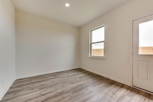 Building Photo - 833 Serena Dr