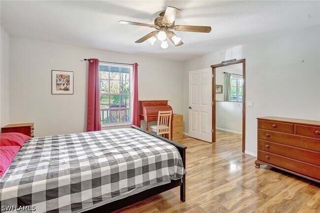 Building Photo - 3520 2nd Ave NE