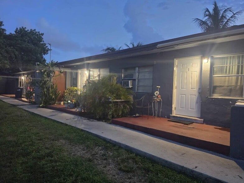 Entrance Walkway - 2930 NW 32nd St