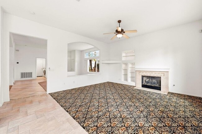 Building Photo - 5643 Willowmere Ln