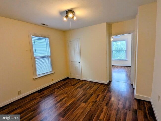 Building Photo - 485 High St